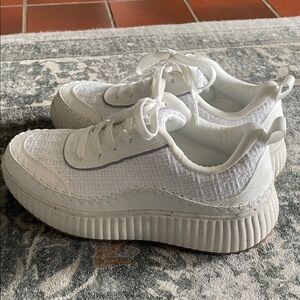 Dream Pairs White Textured Lace-Up Sneakers